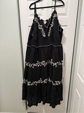 FESTI by Torrid Black Embroidered Tiered Maxi Dress — Size 6 / 6X